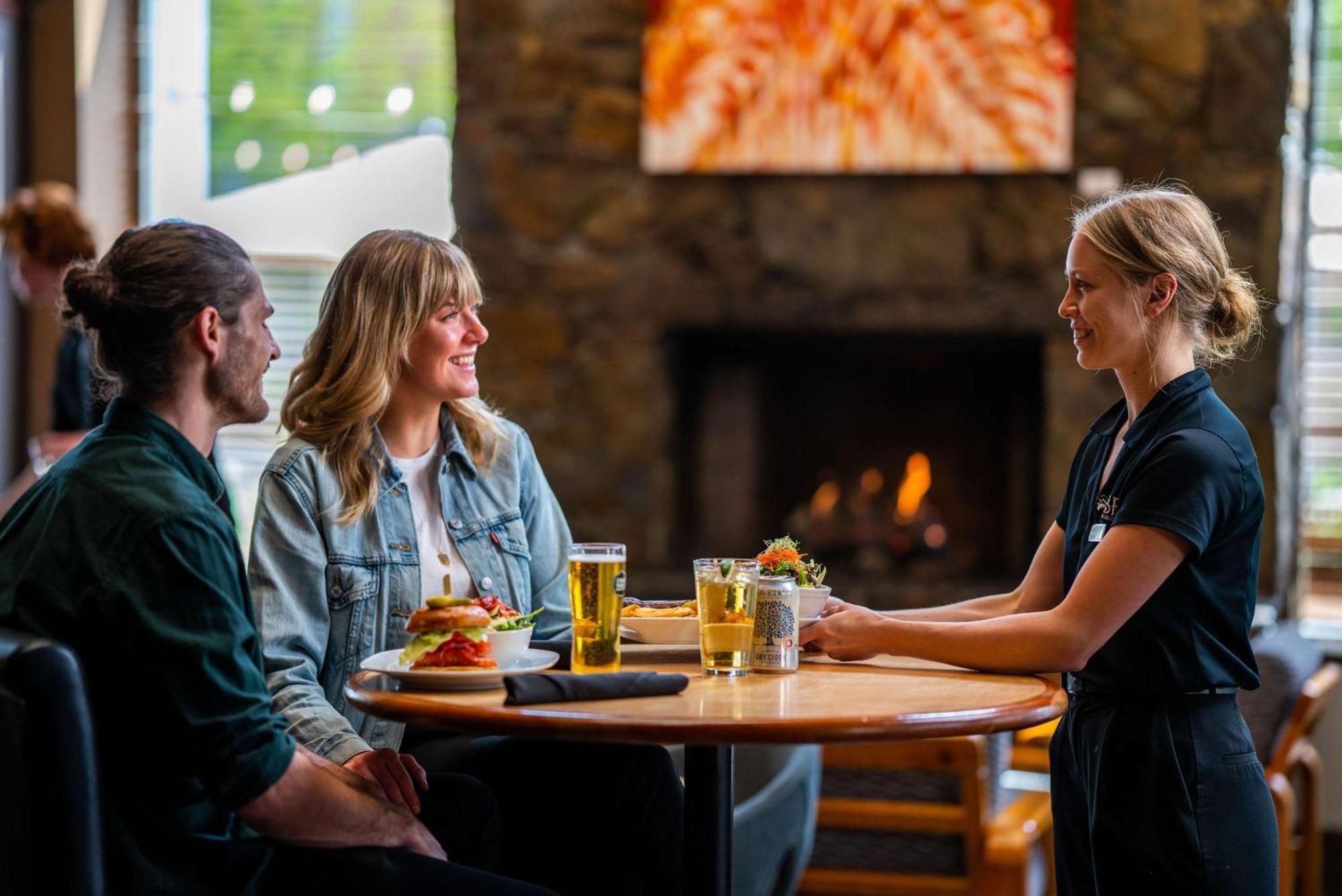 Hilton Whistler Resort & Spa Bagian luar foto
