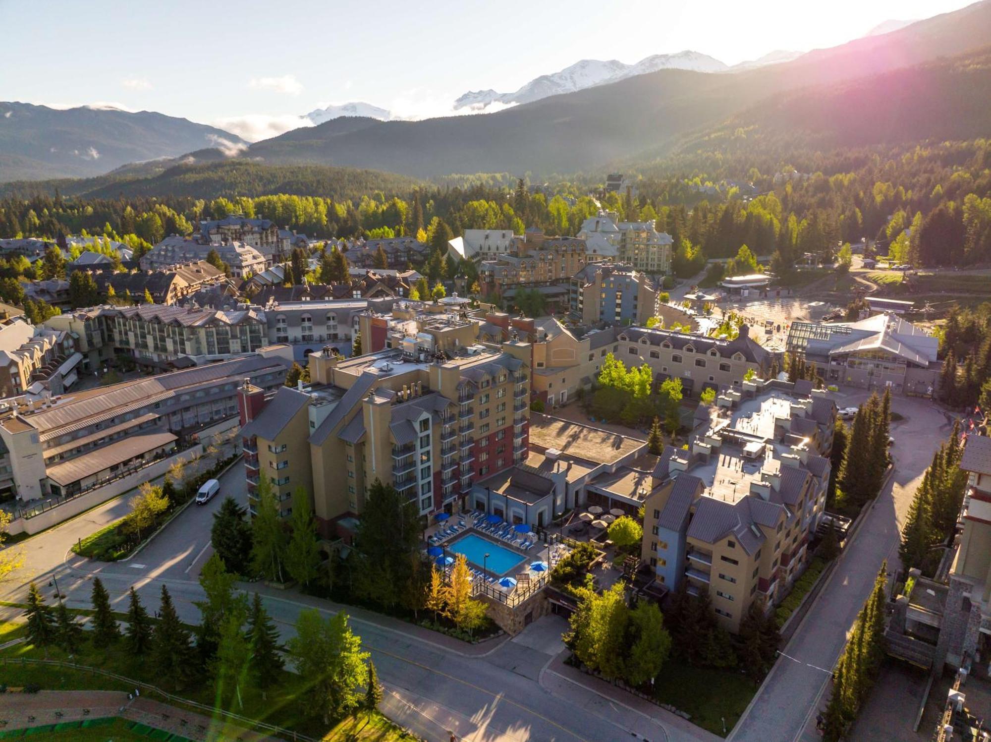Hilton Whistler Resort & Spa Bagian luar foto